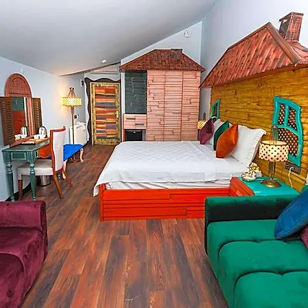 Hotel Tok Epik *