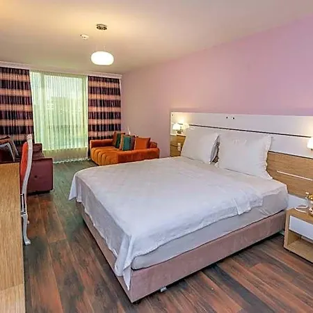 Hotel Tok Epik